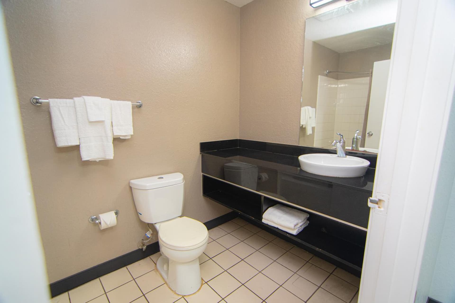 Studio 6 Extended Stay - West Palm Beach, FL gallery photo in West Palm Beach, FL — image 40
