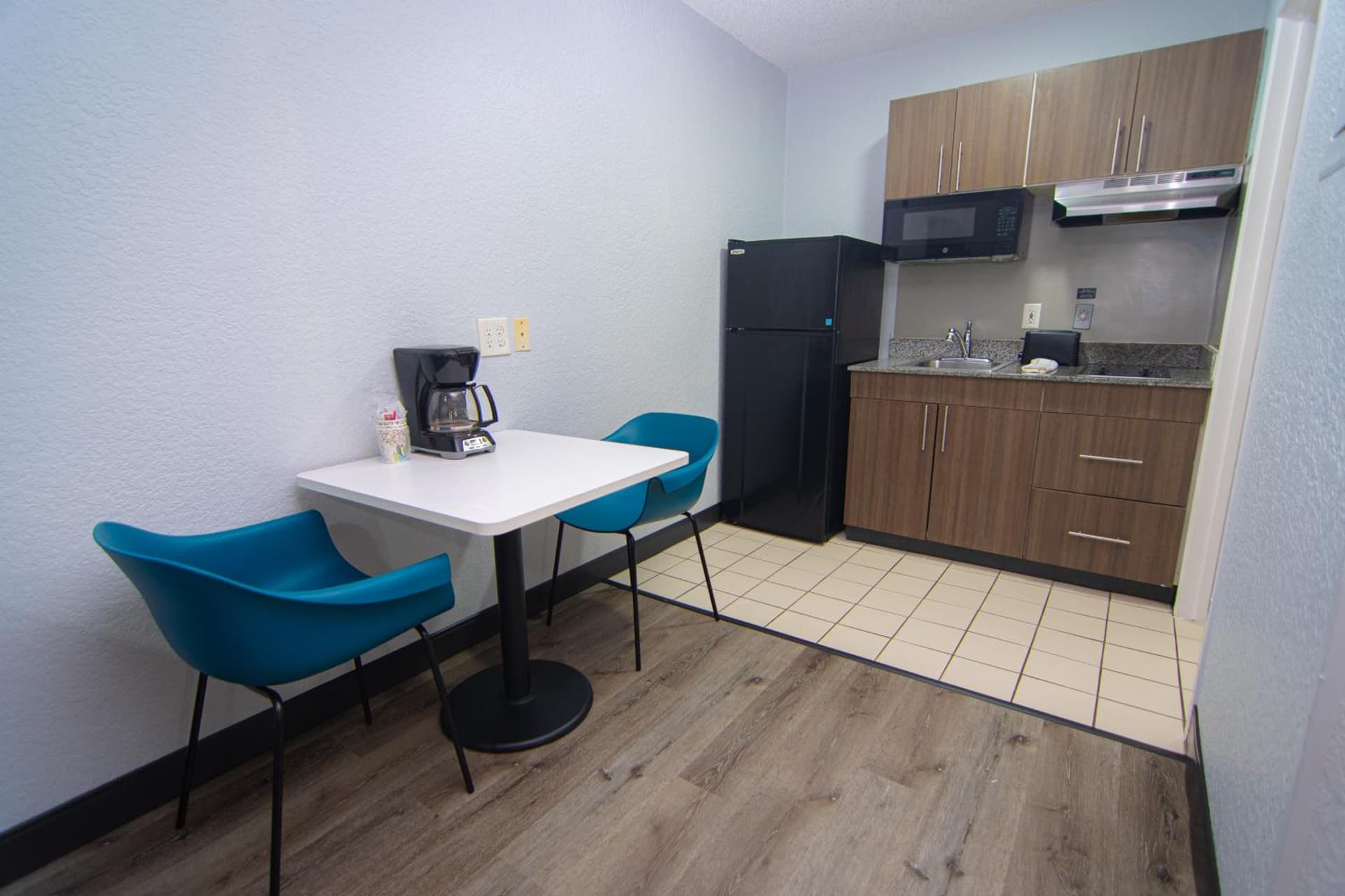 Studio 6 Extended Stay - West Palm Beach, FL gallery photo in West Palm Beach, FL — image 10