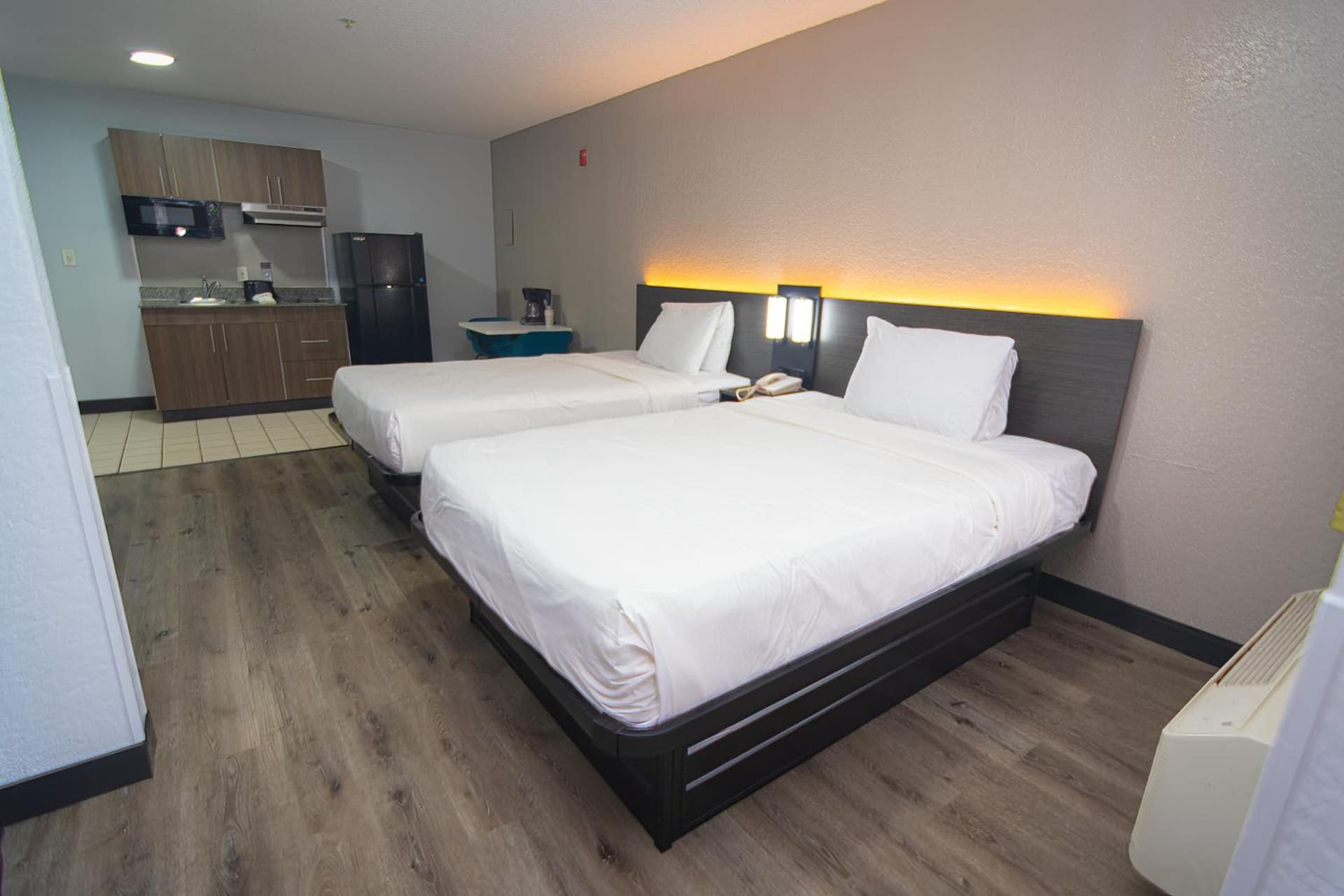 Studio 6 Extended Stay - West Palm Beach, FL gallery photo in West Palm Beach, FL — image 21