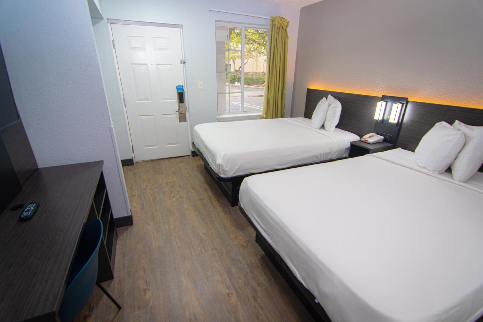 Studio 6 Extended Stay - Coral Springs, FL- Fort Lauderdale gallery photo in Coral Springs, FL — image 23