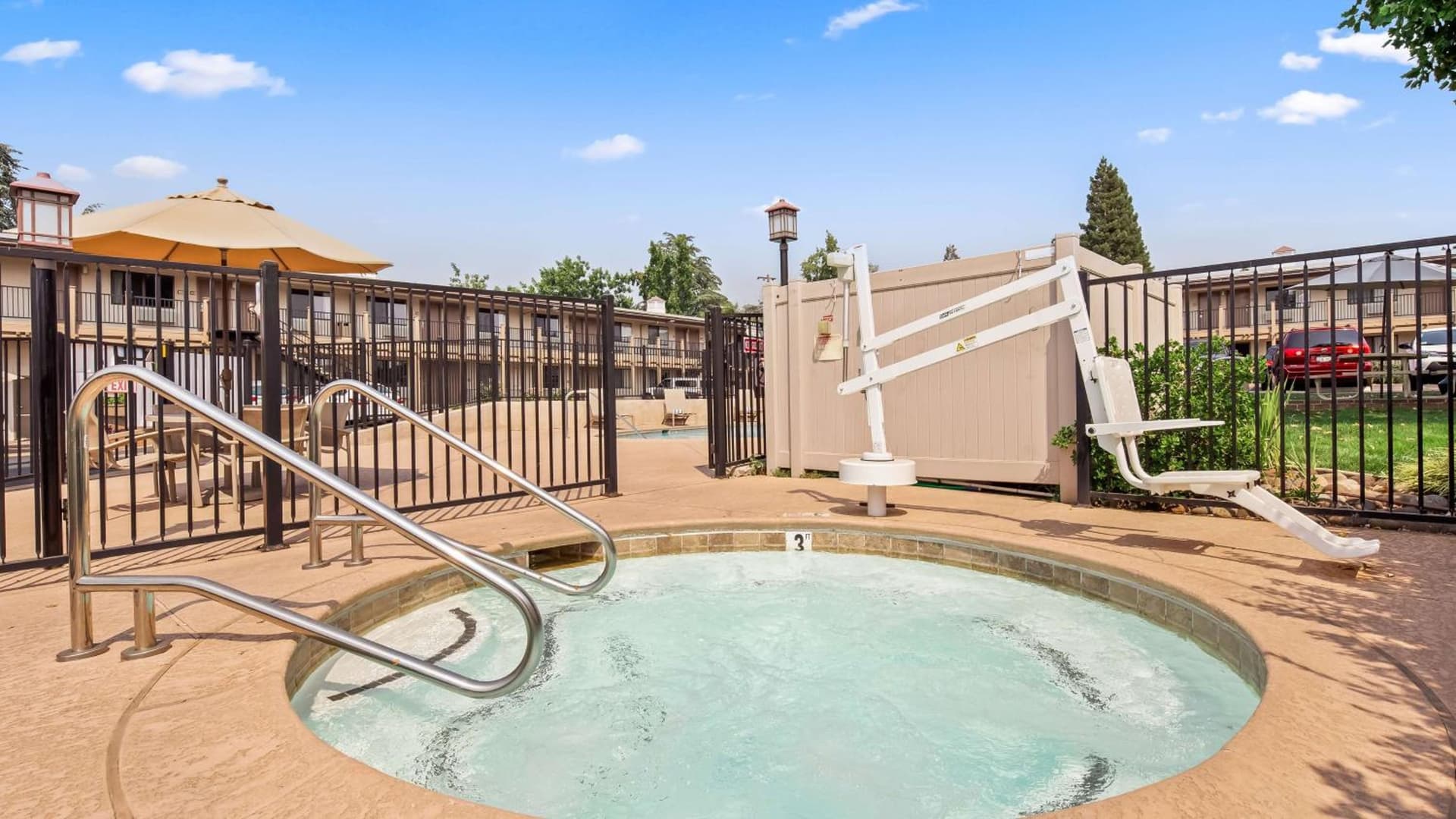 Best Western Golden Key interior in Auburn, CA — gallery photo 2