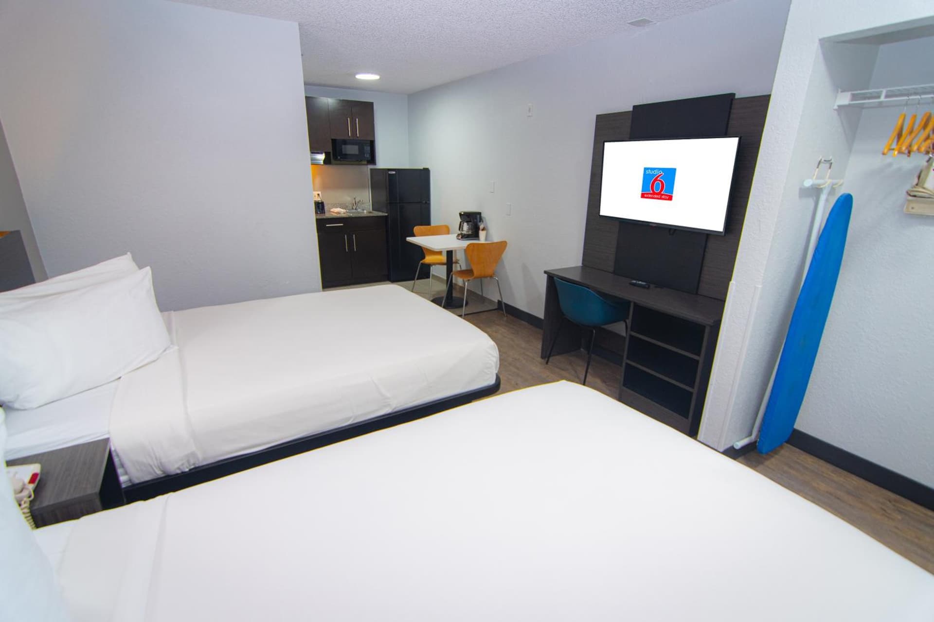 Studio 6 Extended Stay - Coral Springs, FL- Fort Lauderdale gallery photo in Coral Springs, FL — image 25