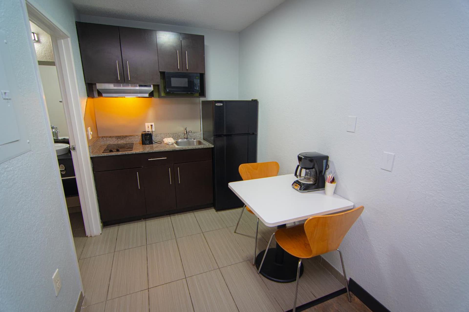 Studio 6 Extended Stay - Coral Springs, FL- Fort Lauderdale gallery photo in Coral Springs, FL — image 22