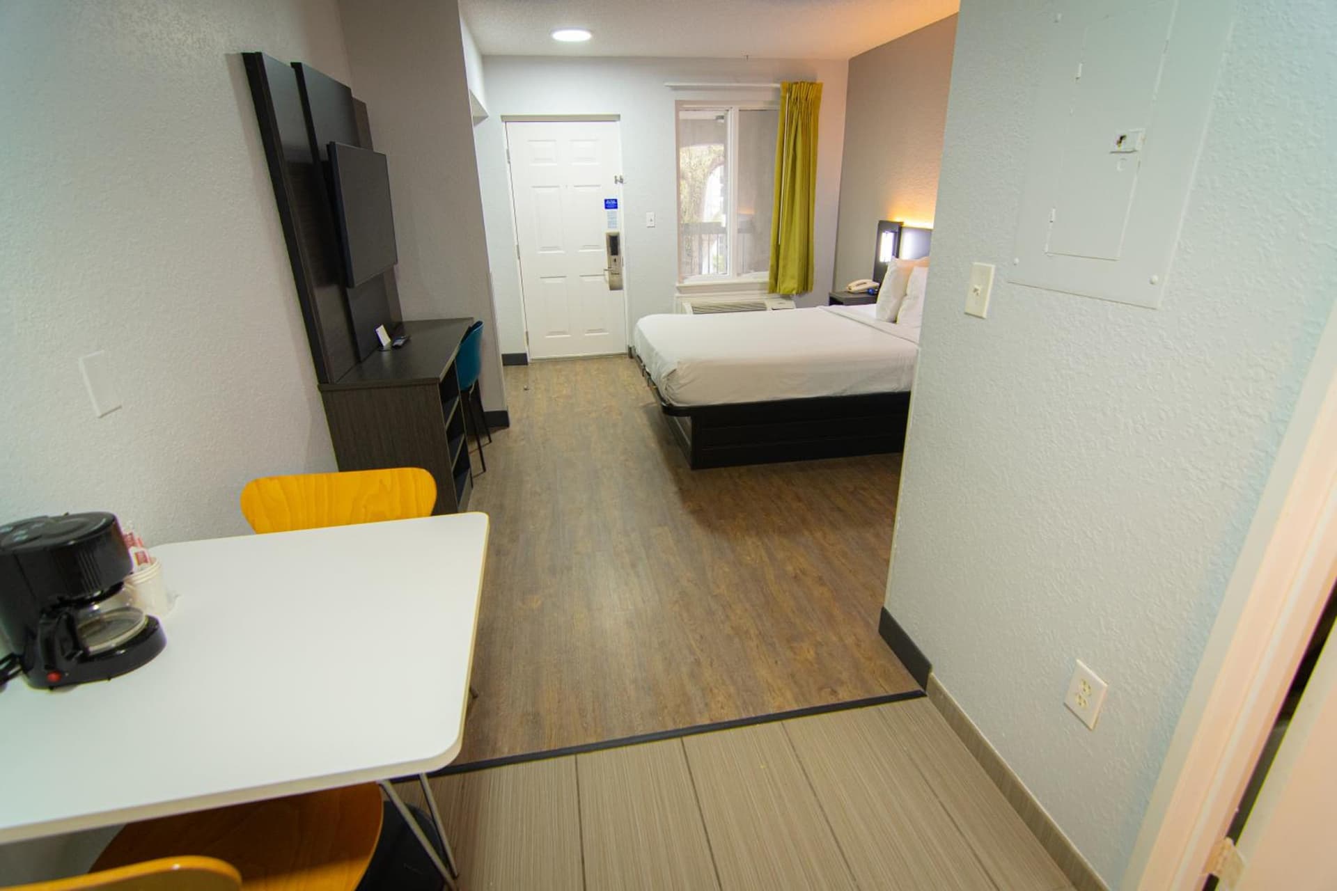 Studio 6 Extended Stay - Coral Springs, FL- Fort Lauderdale gallery photo in Coral Springs, FL — image 33