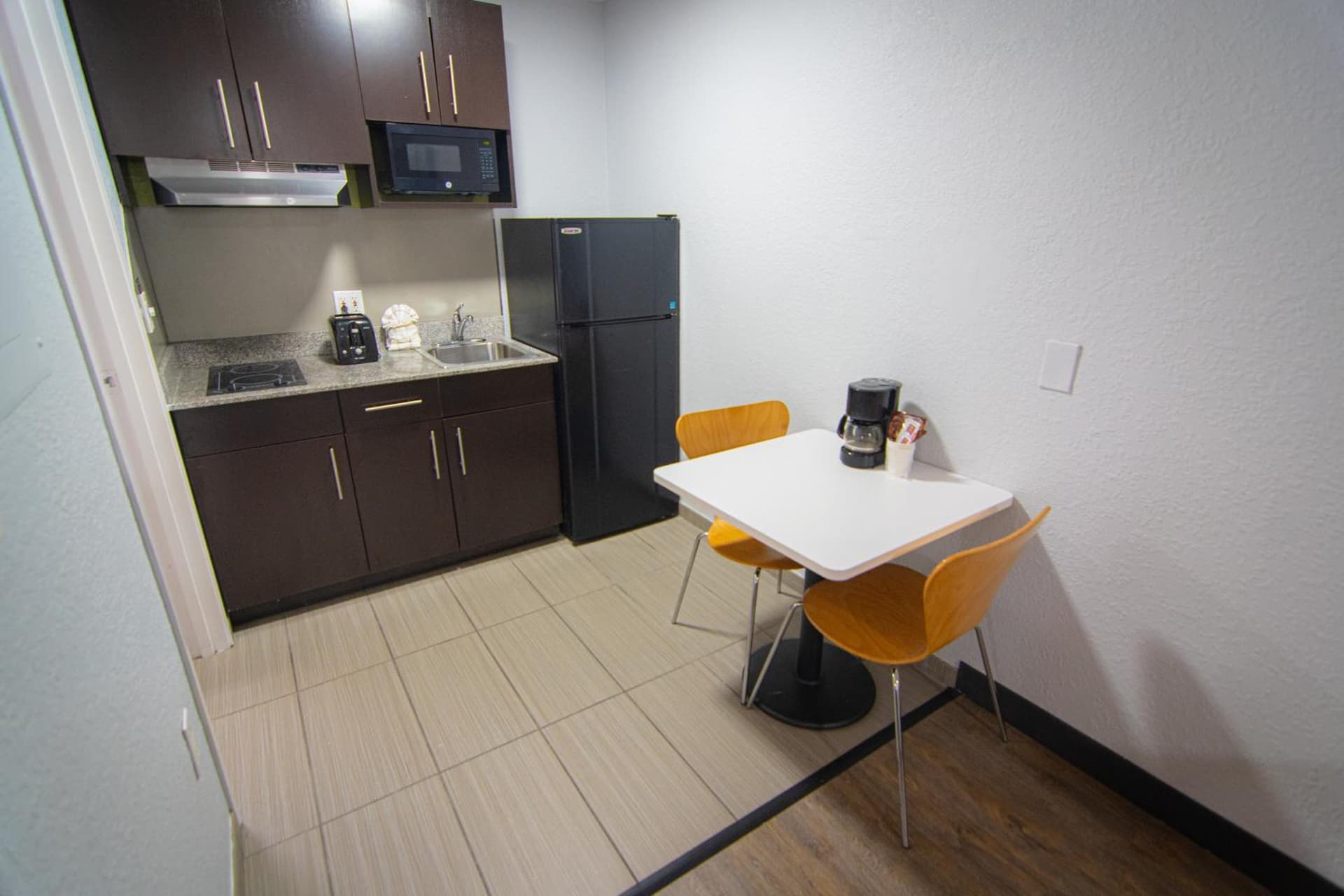 Studio 6 Extended Stay - Coral Springs, FL- Fort Lauderdale gallery photo in Coral Springs, FL — image 48