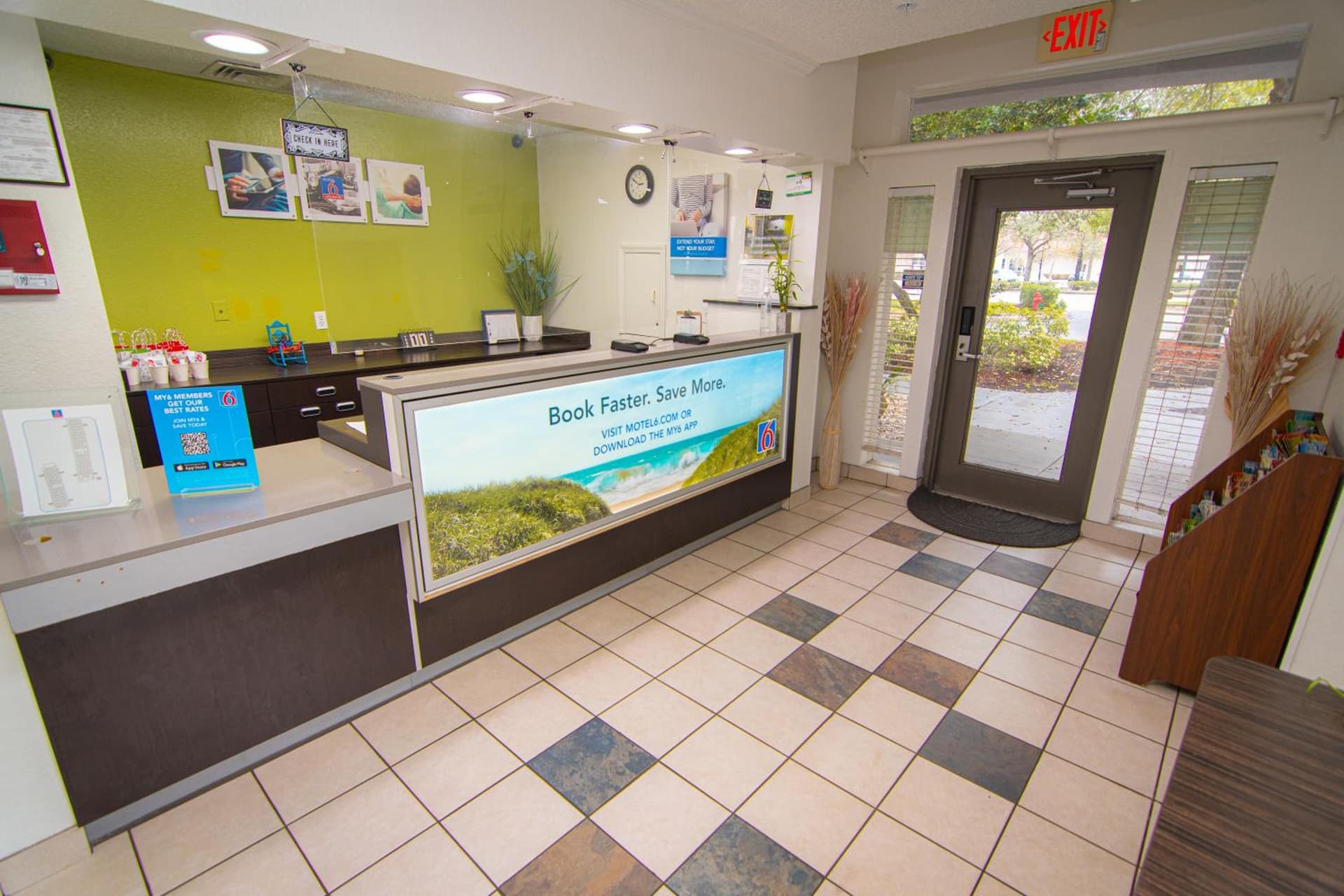 Studio 6 Extended Stay - Coral Springs, FL- Fort Lauderdale gallery photo in Coral Springs, FL — image 15