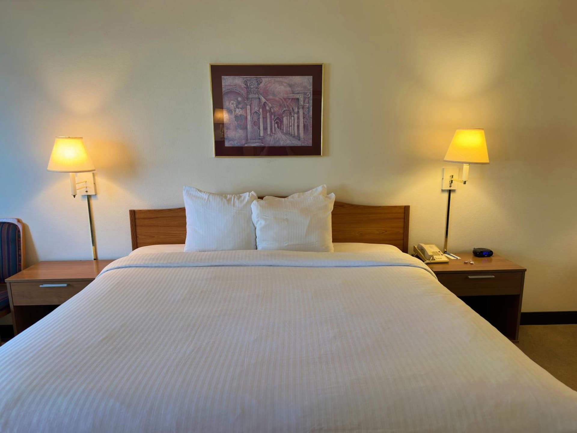 Peppermill Empress Inn gallery photo in Centralia, WA — image 14