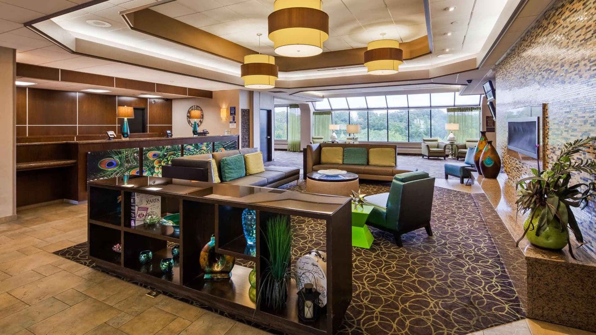 Best Western Plus Kelly Inn interior in Saint Cloud, MN — gallery photo 2