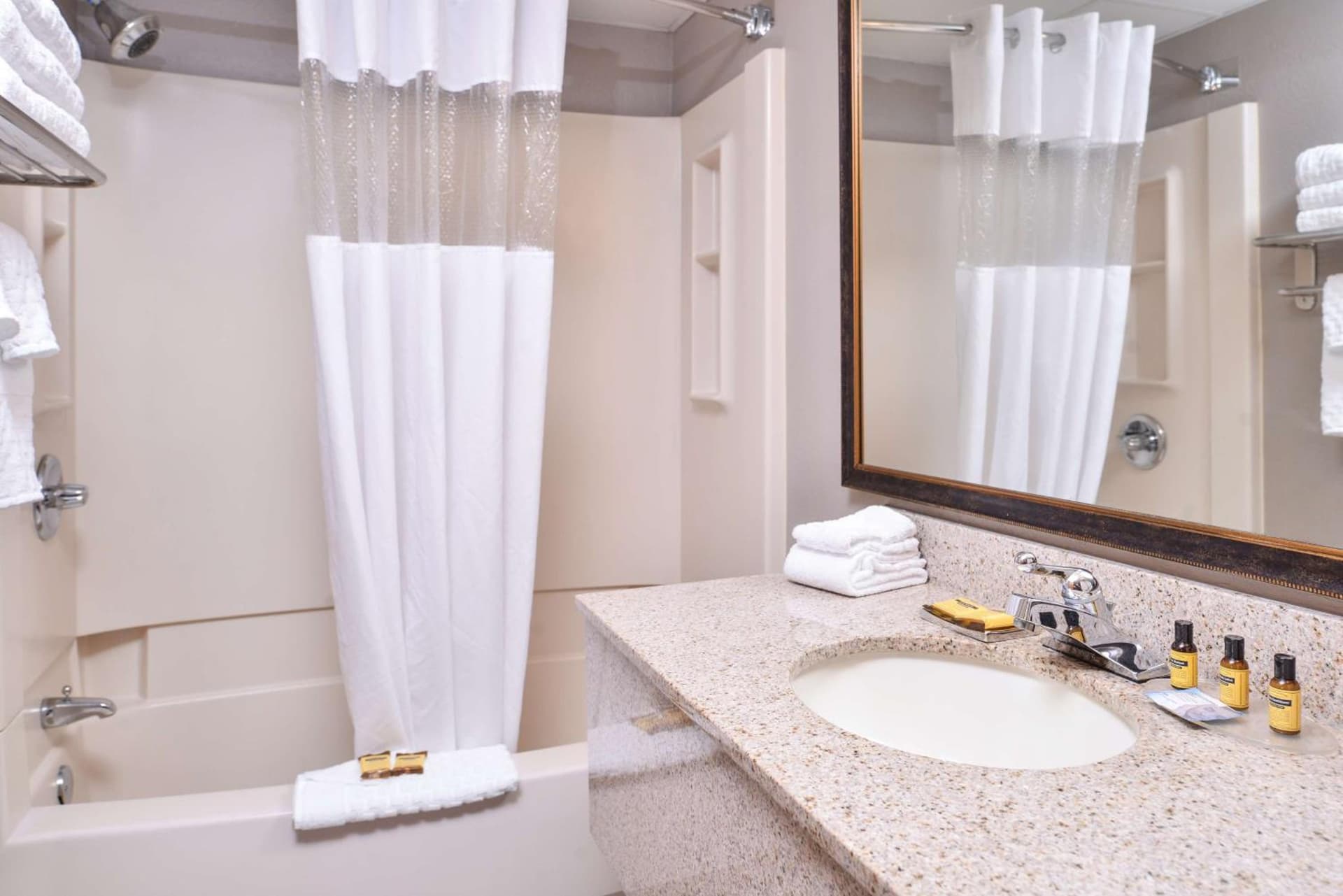 Best Western Plus Kelly Inn gallery photo in Saint Cloud, MN — image 51