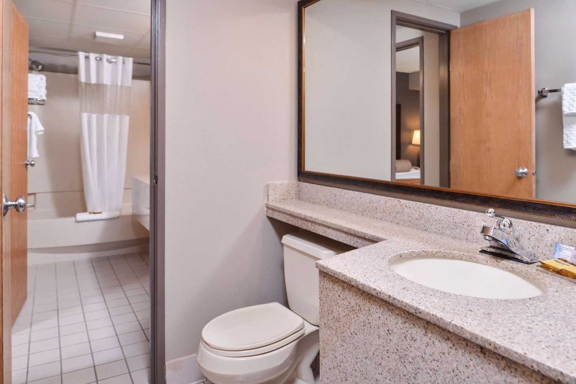 Best Western Plus Kelly Inn gallery photo in Saint Cloud, MN — image 70