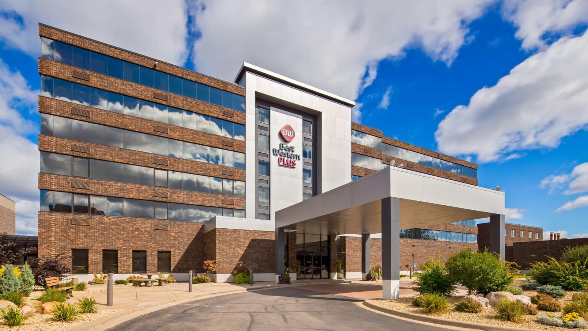 Best Western Plus Kelly Inn gallery photo in Saint Cloud, MN — image 60