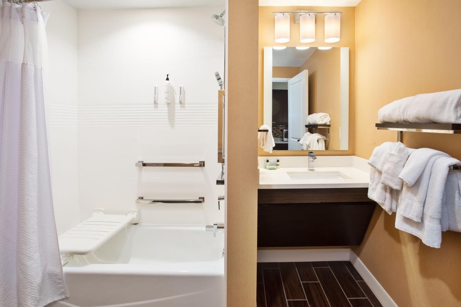 TownePlace Suites by Marriott Detroit Belleville interior in Belleville, MI — gallery photo 2
