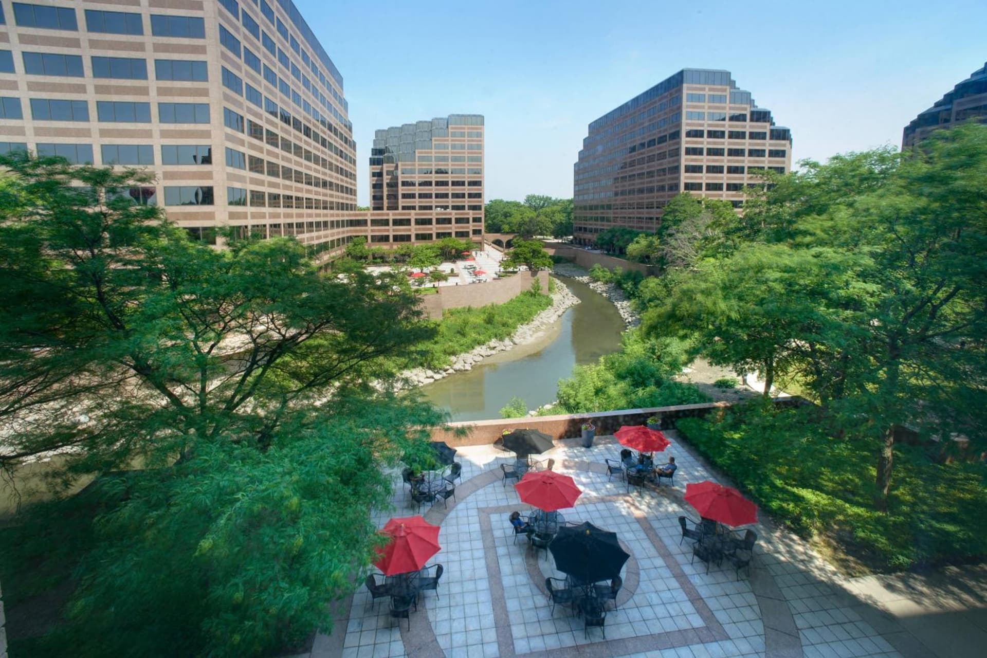 Chicago Marriott Suites O'Hare property views in Rosemont, IL — gallery photo 3