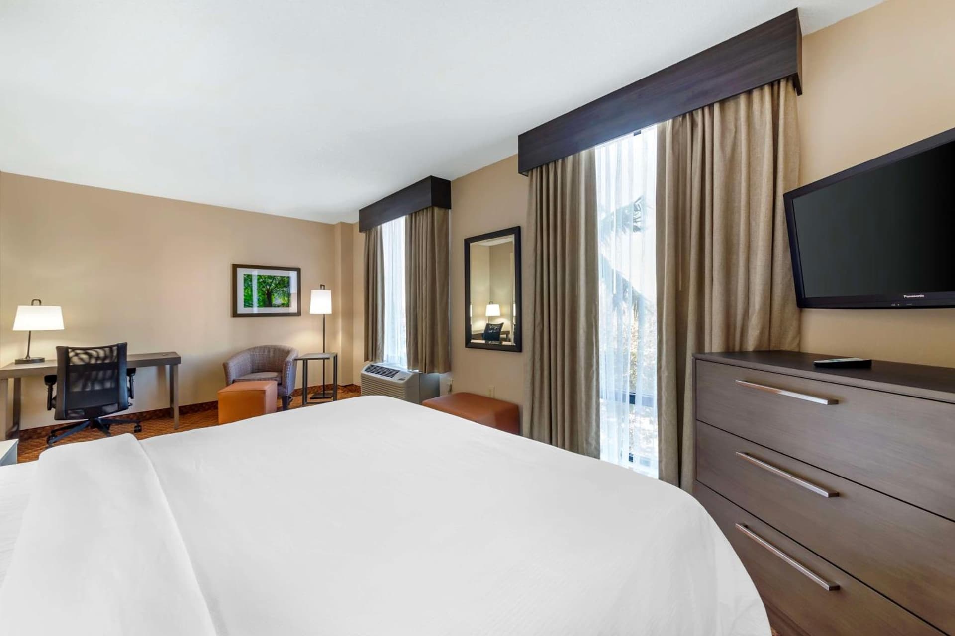 Best Western Plus Kendall Hotel & Suites interior in Kendall, FL — gallery photo 2