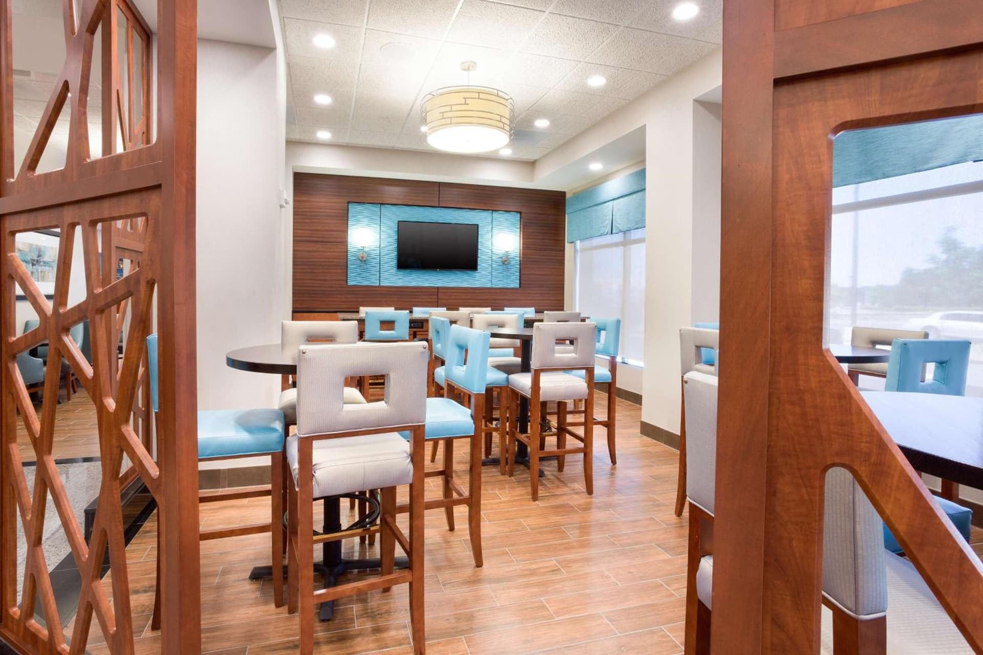 Drury Inn & Suites Burlington gallery photo in Burlington, NC — image 11