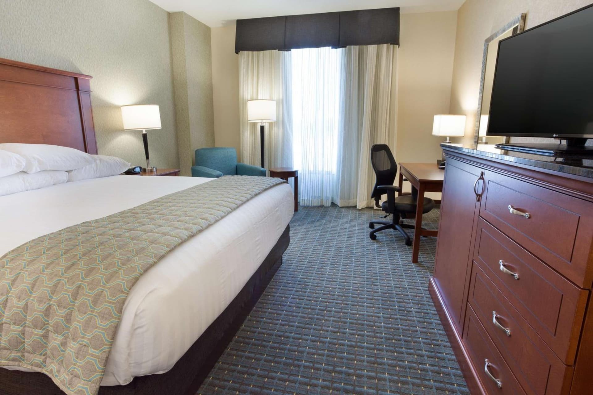 Drury Inn & Suites Burlington gallery photo in Burlington, NC — image 36