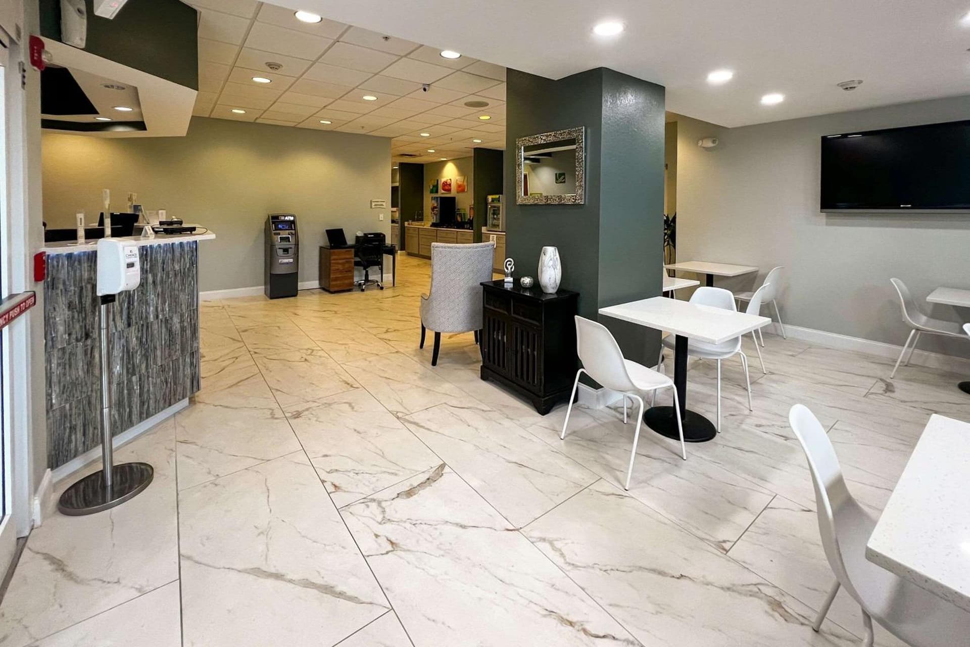 Quality Inn & Suites Lehigh Acres Fort Myers property views in Lehigh Acres, FL — gallery photo 3