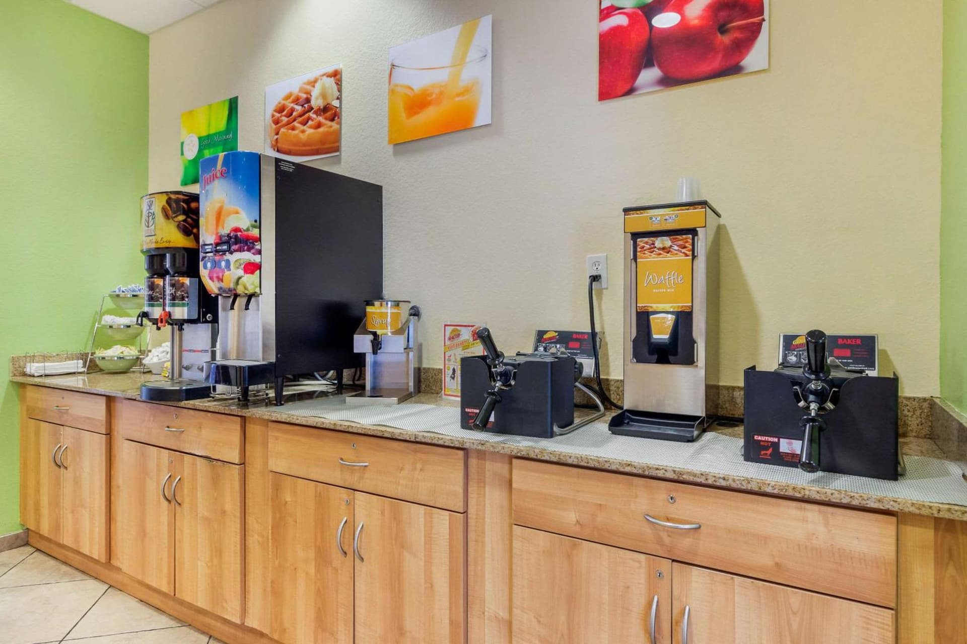 Quality Inn & Suites Lehigh Acres Fort Myers gallery photo in Lehigh Acres, FL — image 22