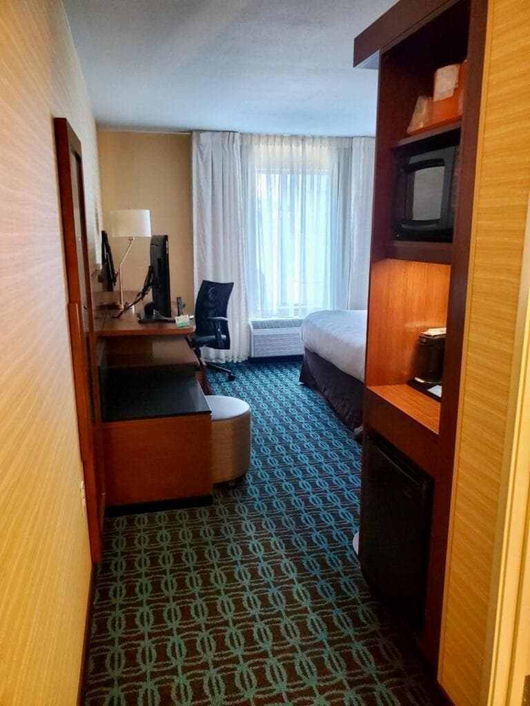 Fairfield Inn & Suites by Marriott Belle Vernon interior in Belle Vernon, PA — gallery photo 2