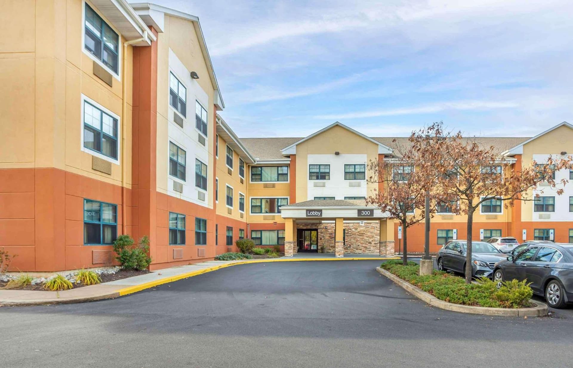 Extended Stay America Select Suites - Philadelphia - Malvern - Great Valley interior in Malvern, PA — gallery photo 2