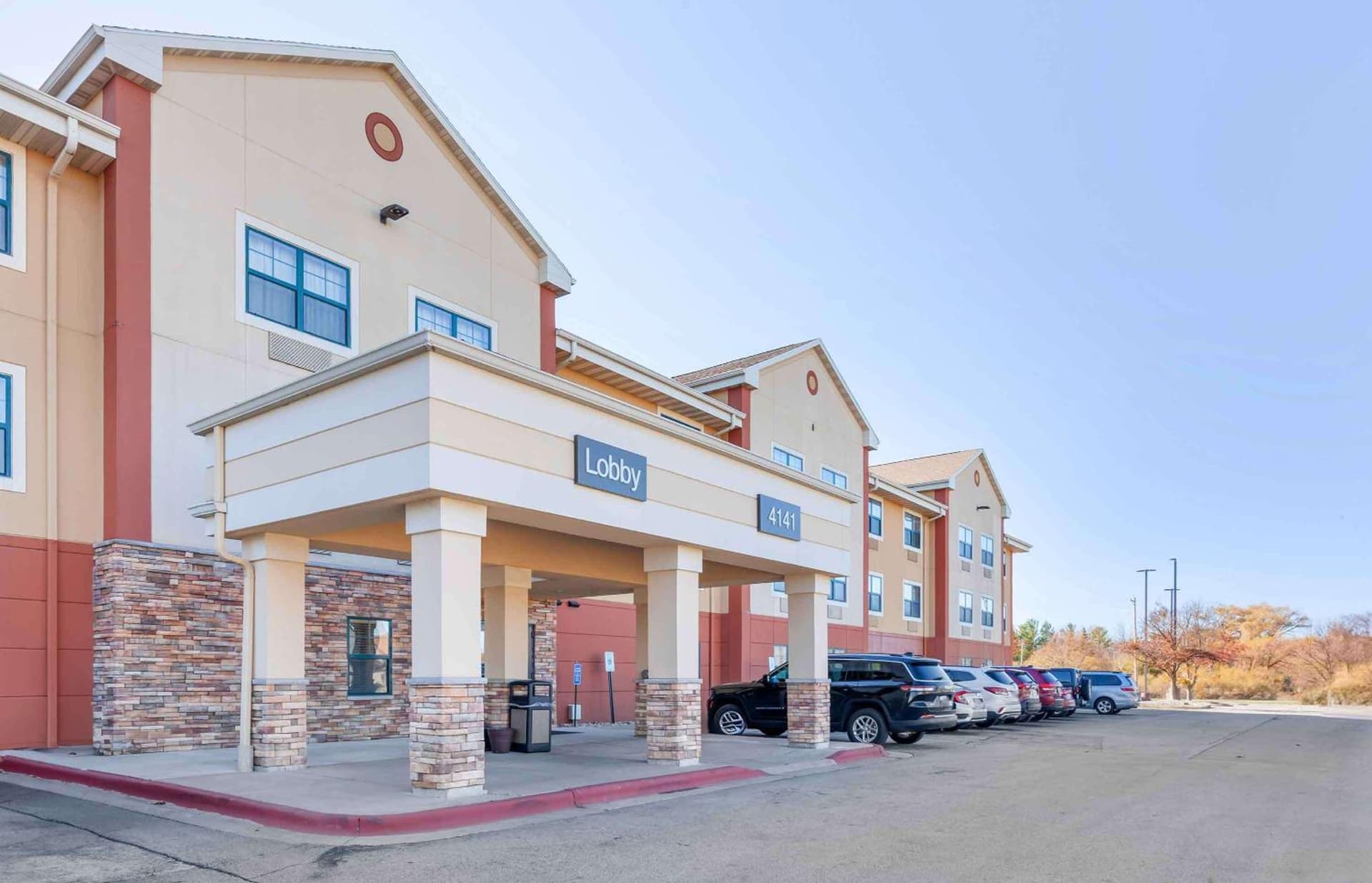 Extended Stay America Select Suites - Appleton - Fox Cities interior in Appleton, WI — gallery photo 2