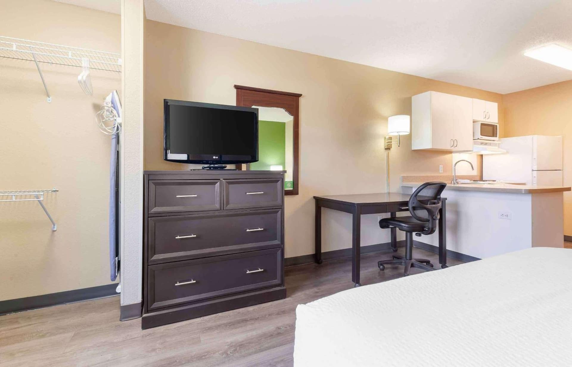 Extended Stay America Select Suites - Appleton - Fox Cities gallery photo in Appleton, WI — image 50