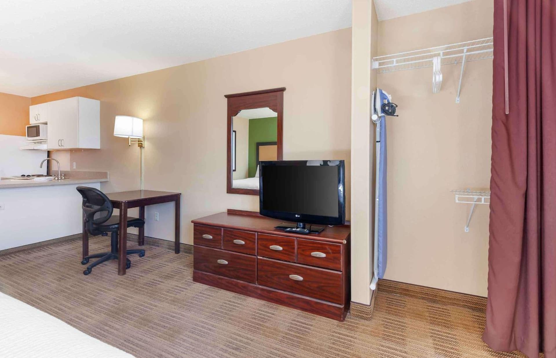 Extended Stay America Select Suites - Appleton - Fox Cities gallery photo in Appleton, WI — image 47
