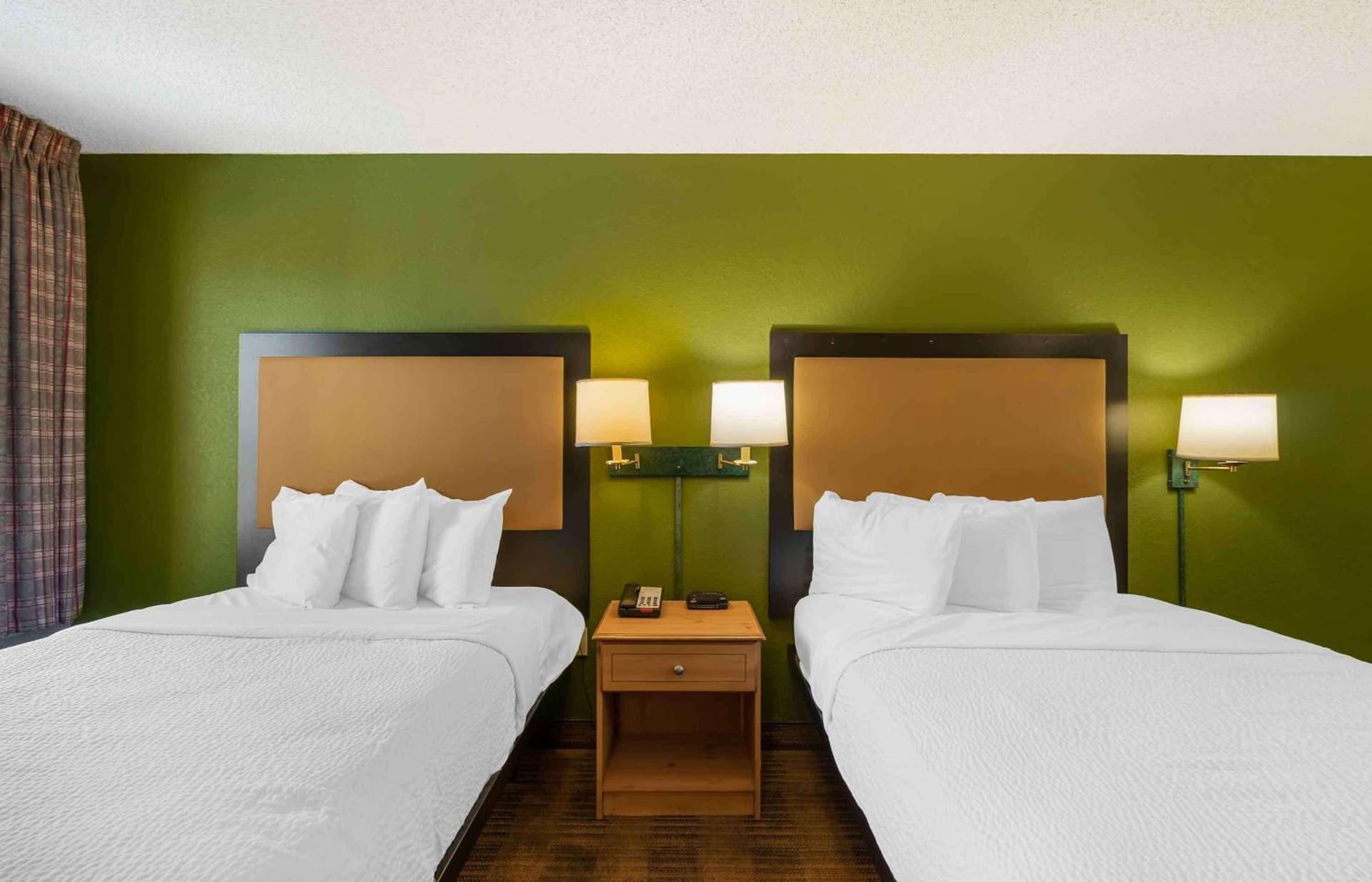 Extended Stay America Select Suites - Tampa - Brandon property views in Brandon, FL — gallery photo 3