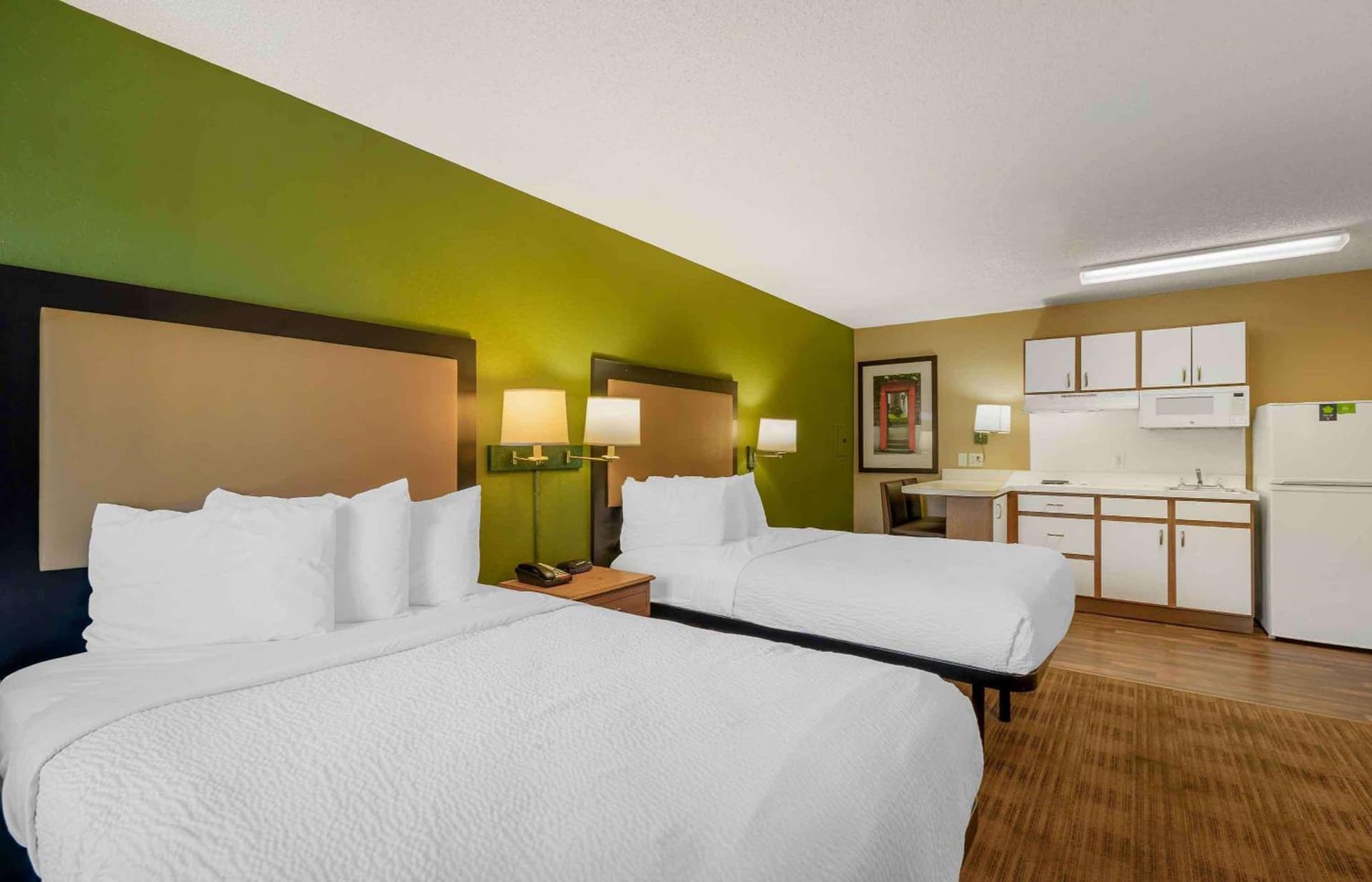 Extended Stay America Select Suites - Tampa - Brandon interior in Brandon, FL — gallery photo 2
