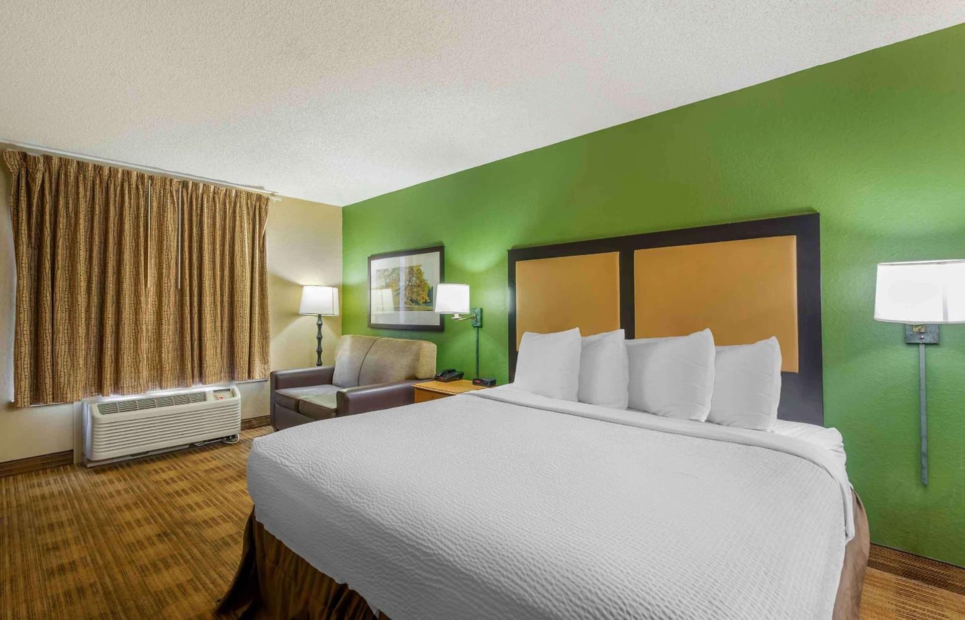 Extended Stay America Select Suites - Tampa - Brandon gallery photo in Brandon, FL — image 19