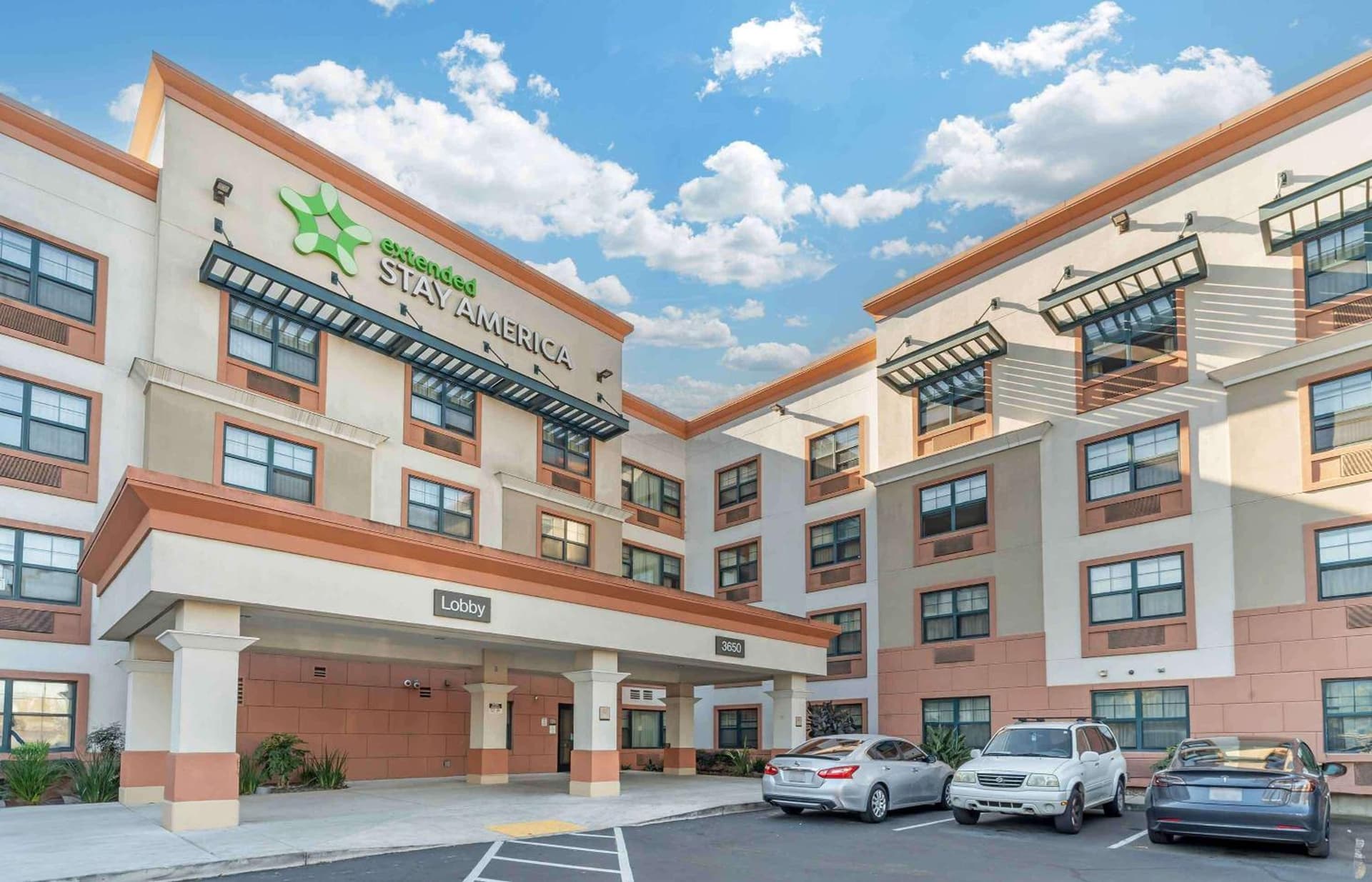 Extended Stay America Suites - Oakland - Emeryville featured exterior or lobby in Oakland, CA — similar hotel