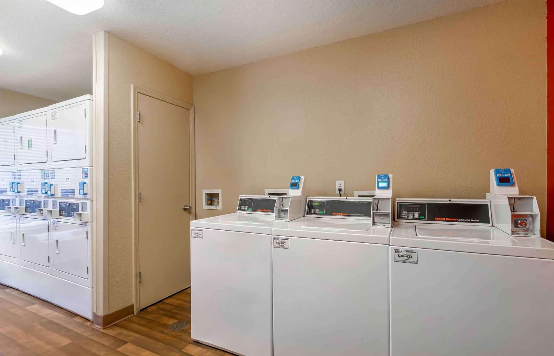 Extended Stay America Select Suites - Tampa - Brandon gallery photo in Brandon, FL — image 28