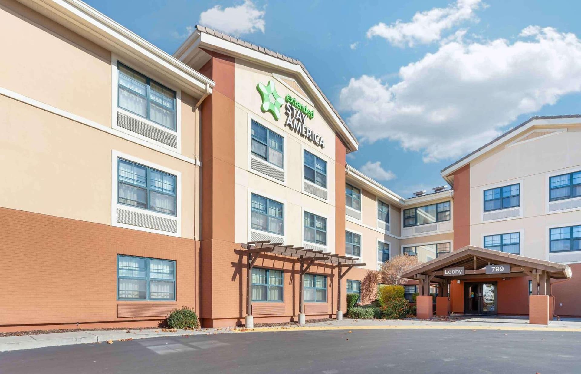 Extended Stay America Suites - Sacramento - Vacaville interior in Vacaville, CA — gallery photo 2