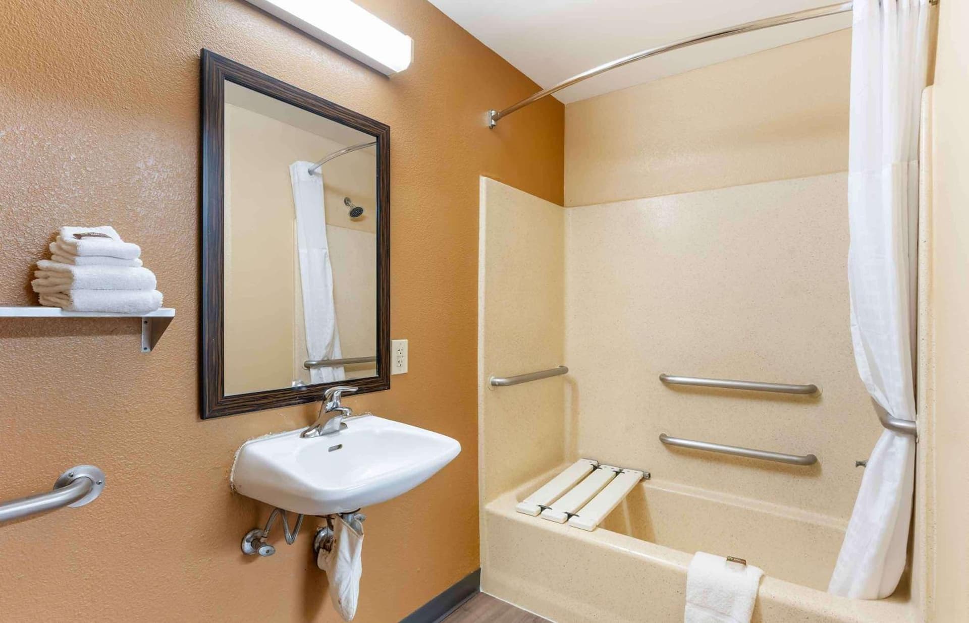Extended Stay America Suites - Sacramento - Vacaville interior in Vacaville, CA — gallery photo 2