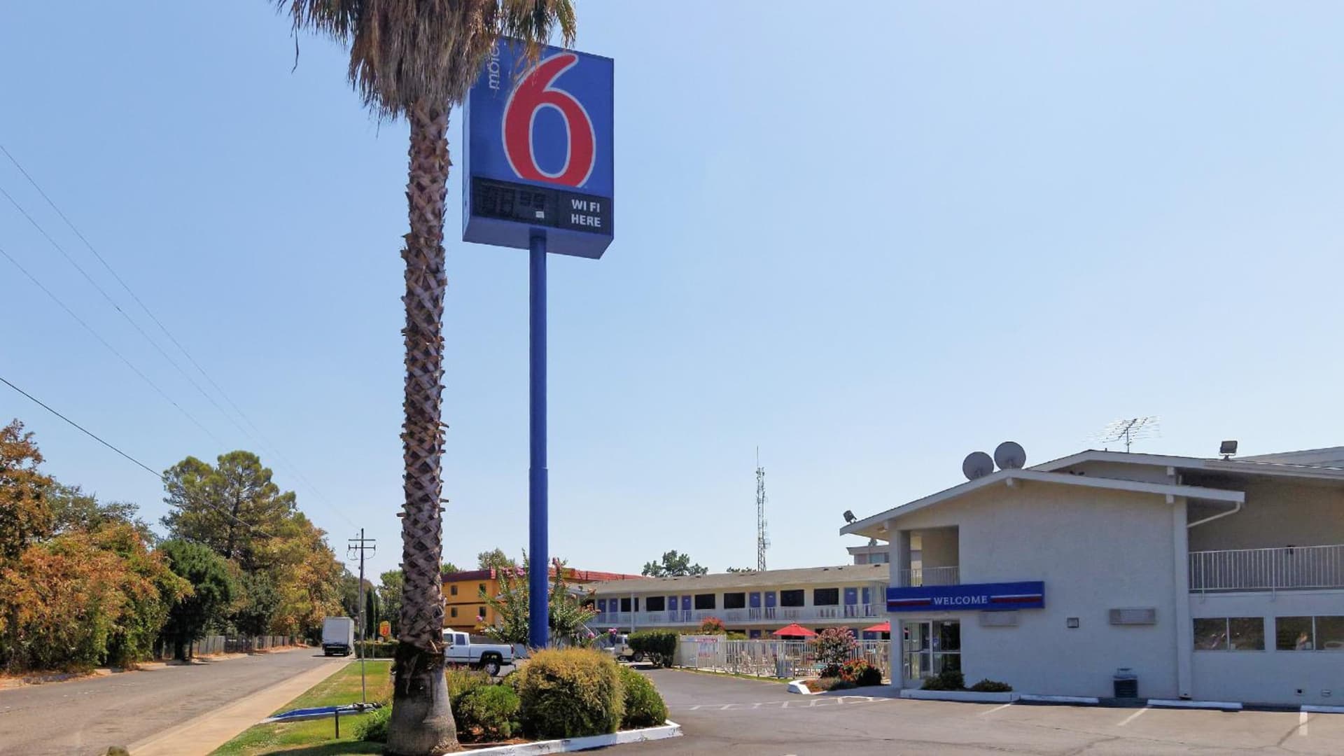 Motel 6-Chico, CA interior in Chico, CA — gallery photo 2