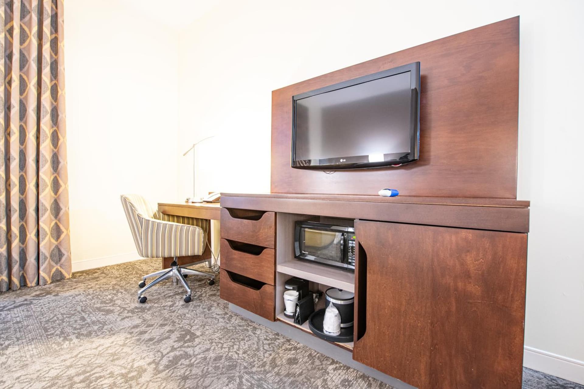 Hampton Inn & Suites By Hilton - Rockville Centre gallery photo in Rockville Centre, NY — image 36
