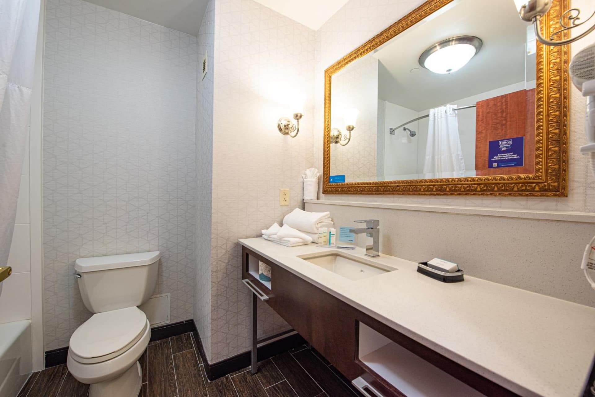 Hampton Inn & Suites By Hilton - Rockville Centre gallery photo in Rockville Centre, NY — image 38