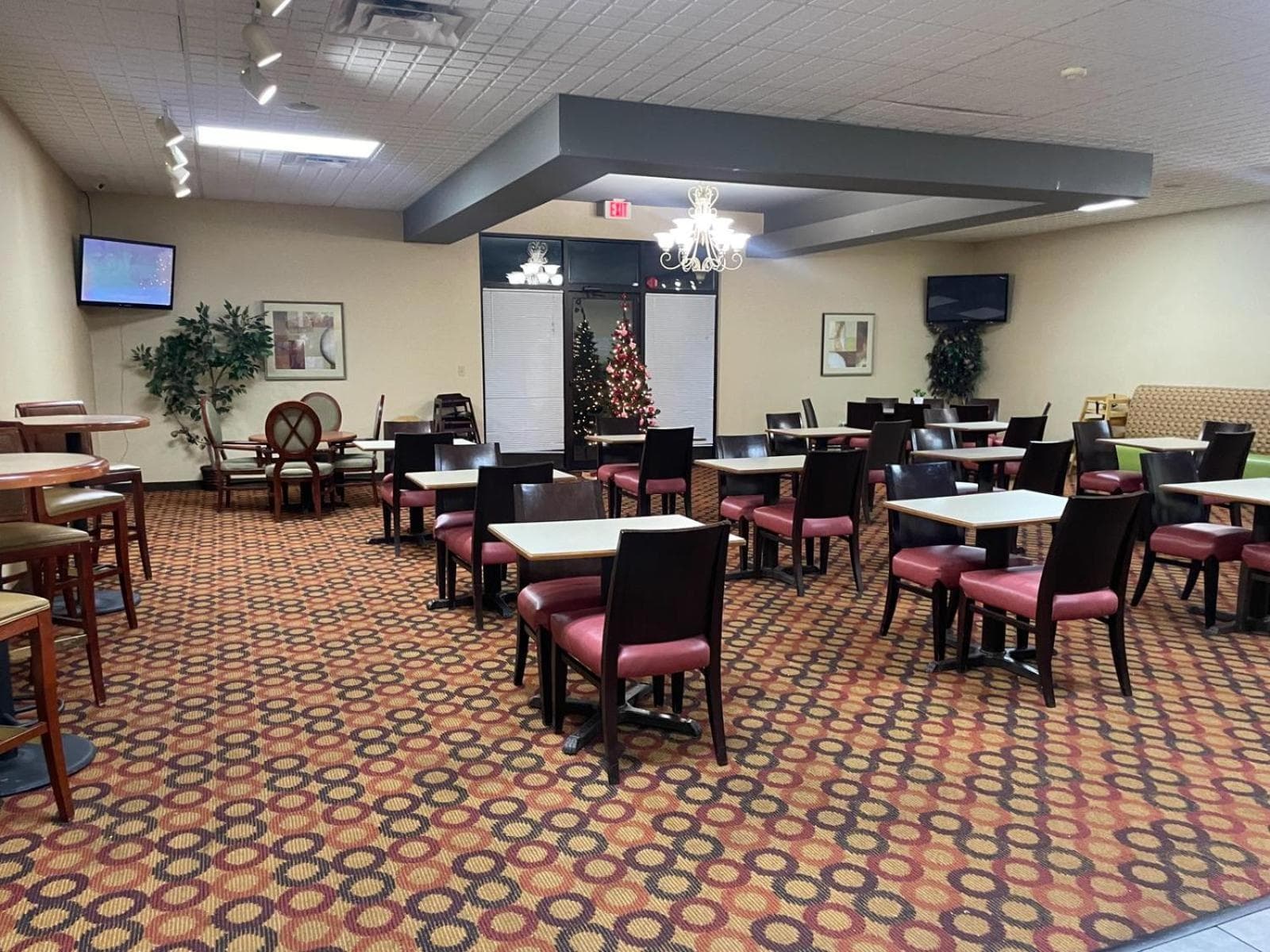 Wilkes-Barre Inn & Suites gallery photo in Wilkes-Barre, PA — image 19