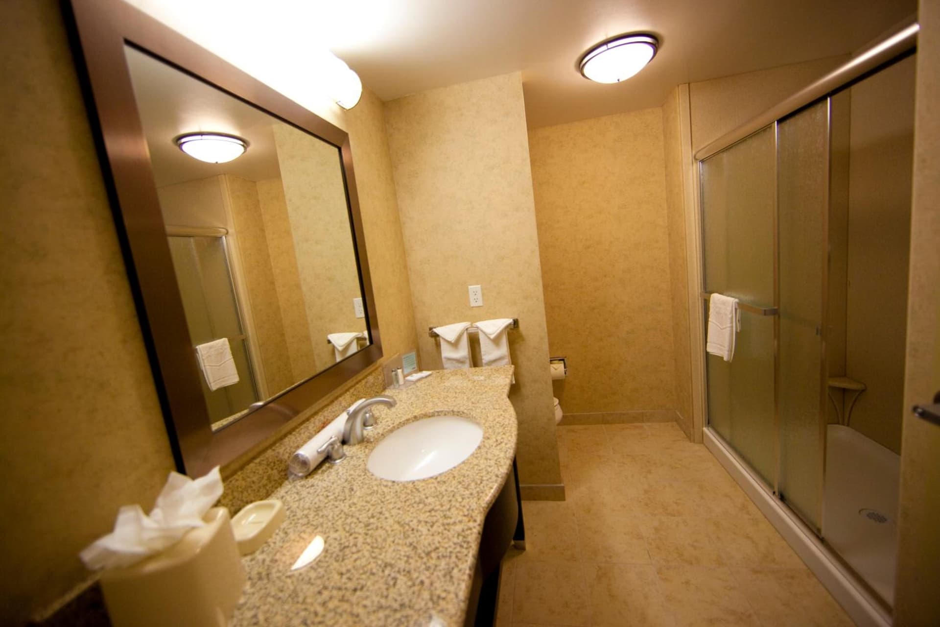 Hampton Inn & Suites by Hilton Seattle/Kent gallery photo in Kent, WA — image 41