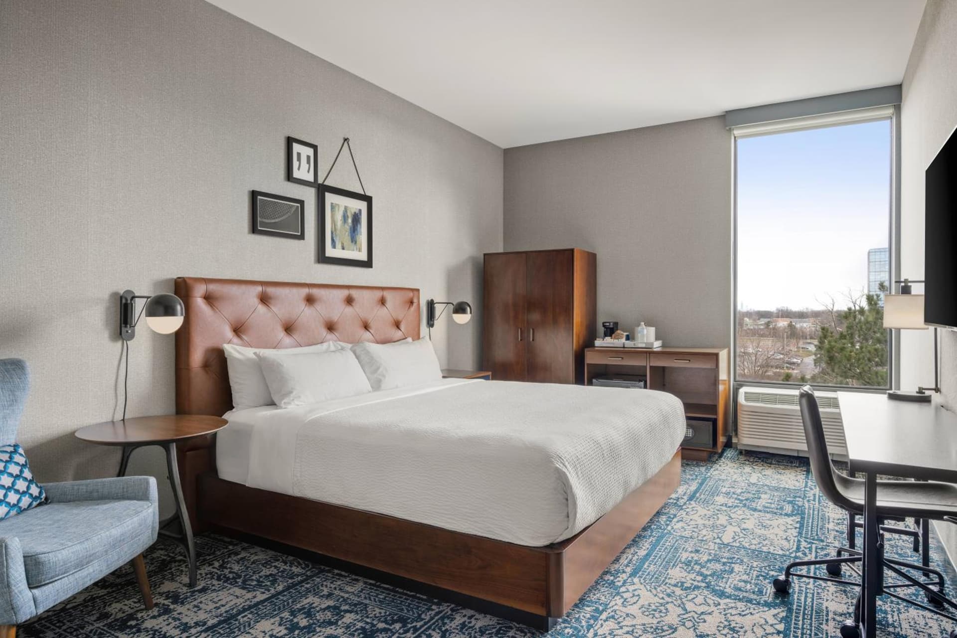 Four Points by Sheraton Chicago Westchester/Oak Brook interior in Westchester, IL — gallery photo 2