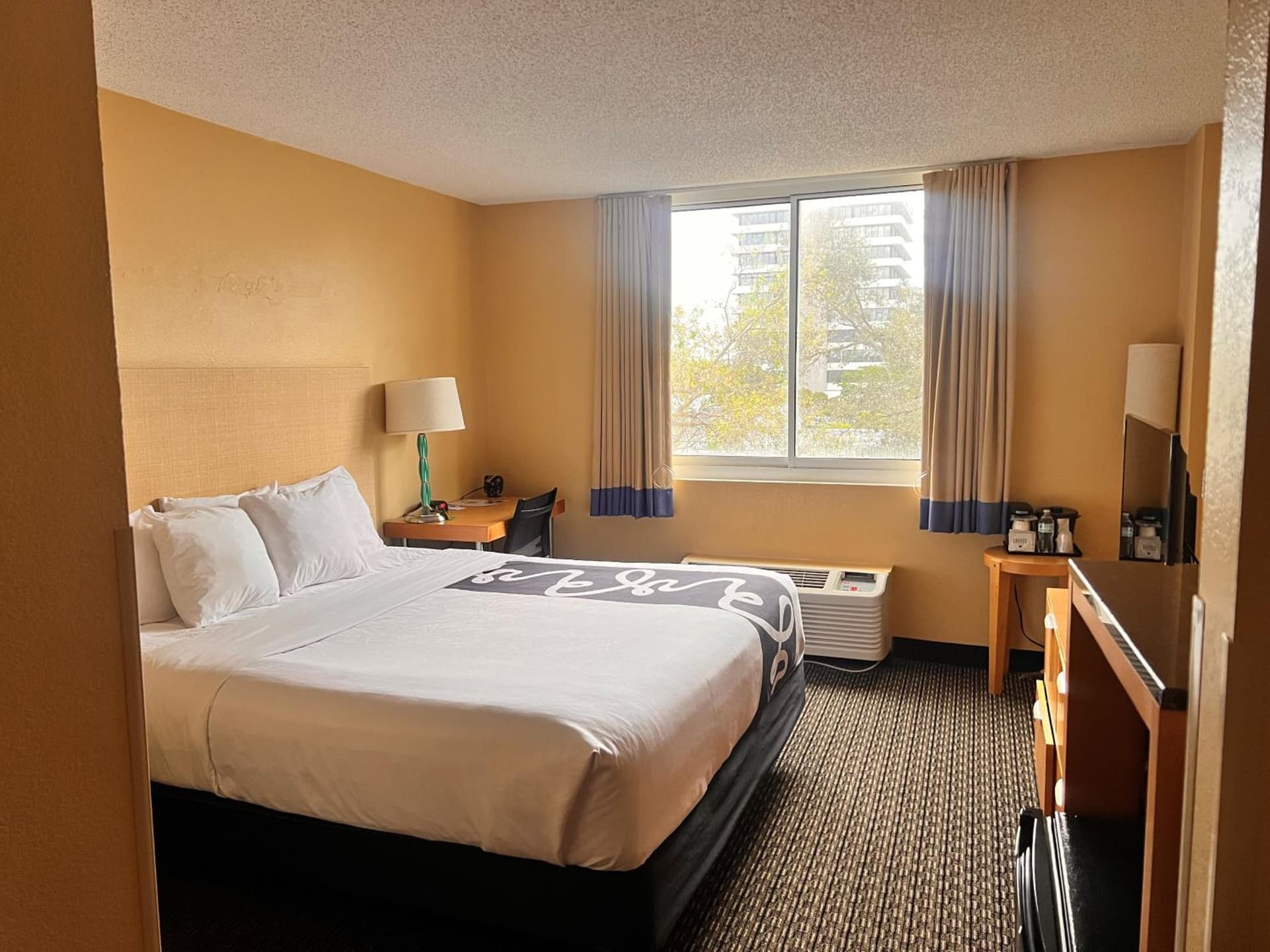 La Quinta by Wyndham West Palm Beach Airport gallery photo in West Palm Beach, FL — image 38