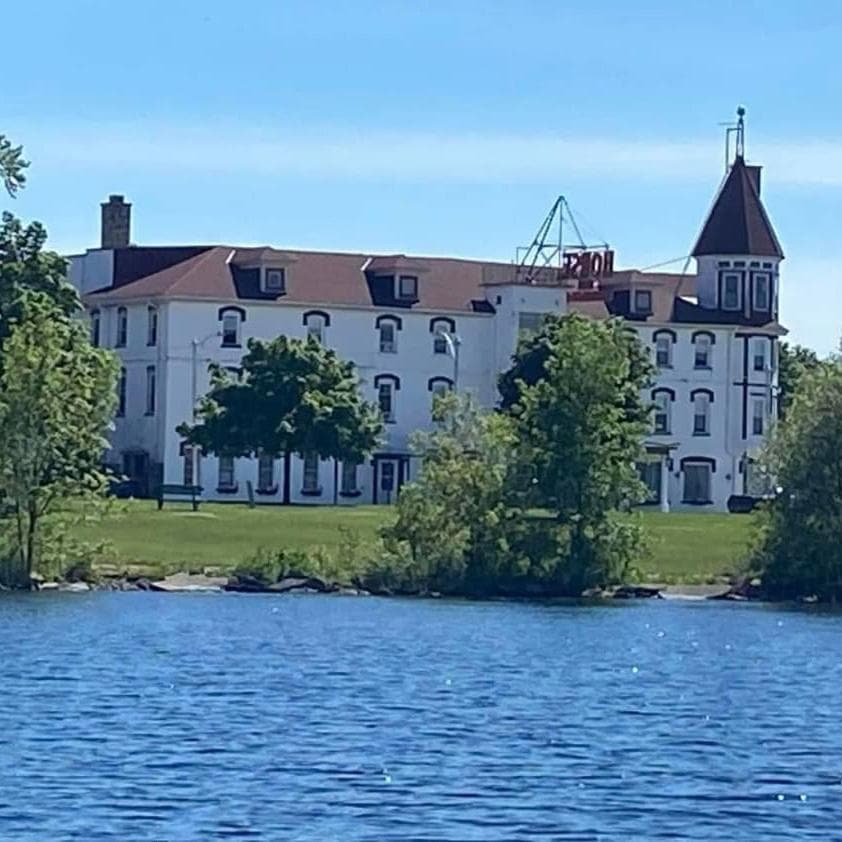Historical Hotel - House of Ludington — hotel in Escanaba, Michigan