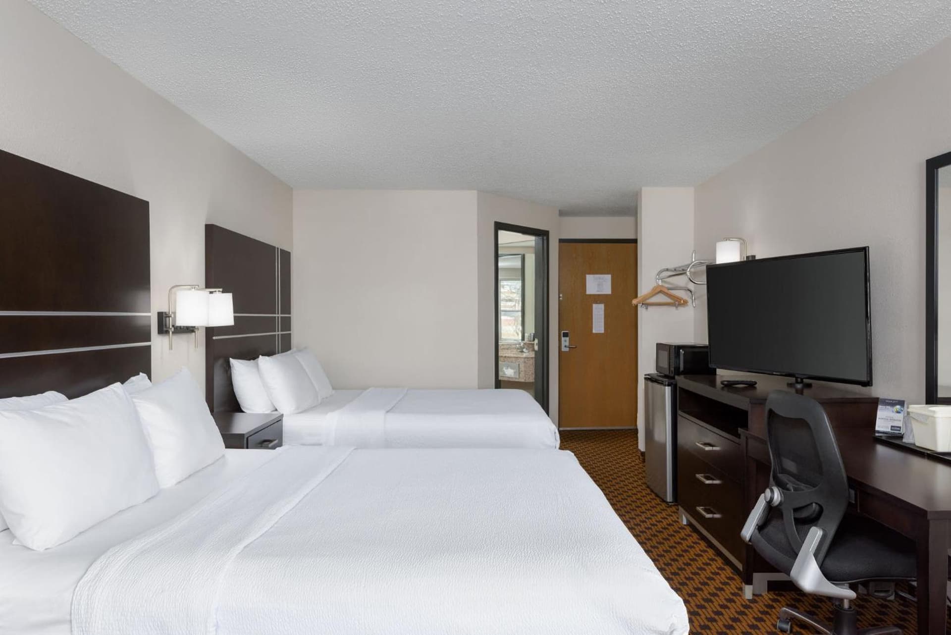 Super 8 by Wyndham Chattanooga East - Hamilton Place property views in Chattanooga, TN — gallery photo 3