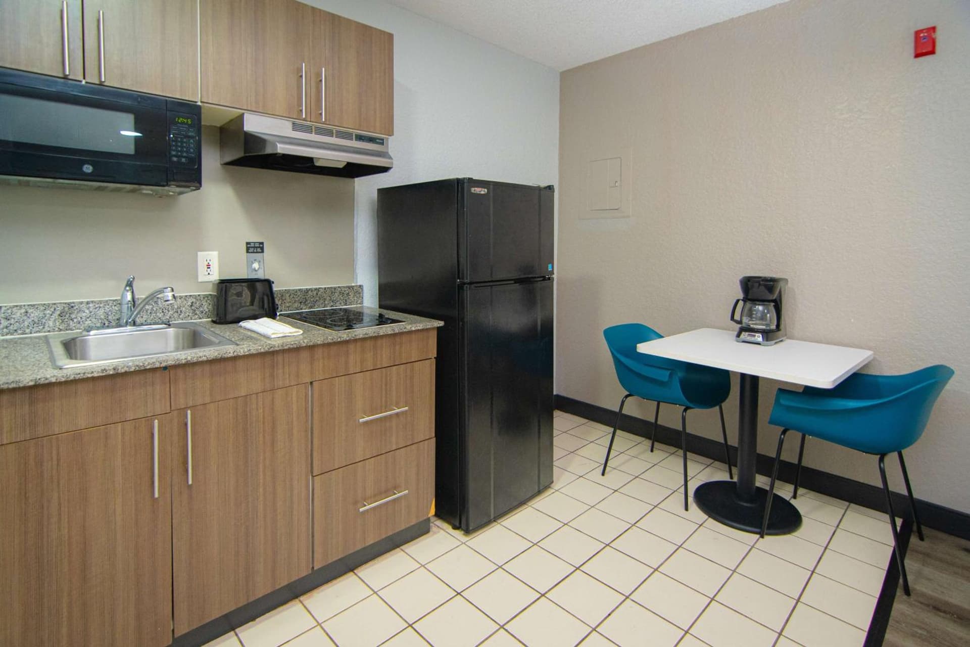 Studio 6 Extended Stay - West Palm Beach, FL gallery photo in West Palm Beach, FL — image 32