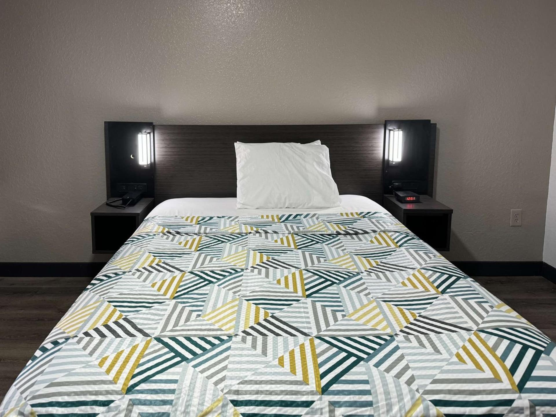 Studio 6 Extended Stay - West Palm Beach, FL gallery photo in West Palm Beach, FL — image 41