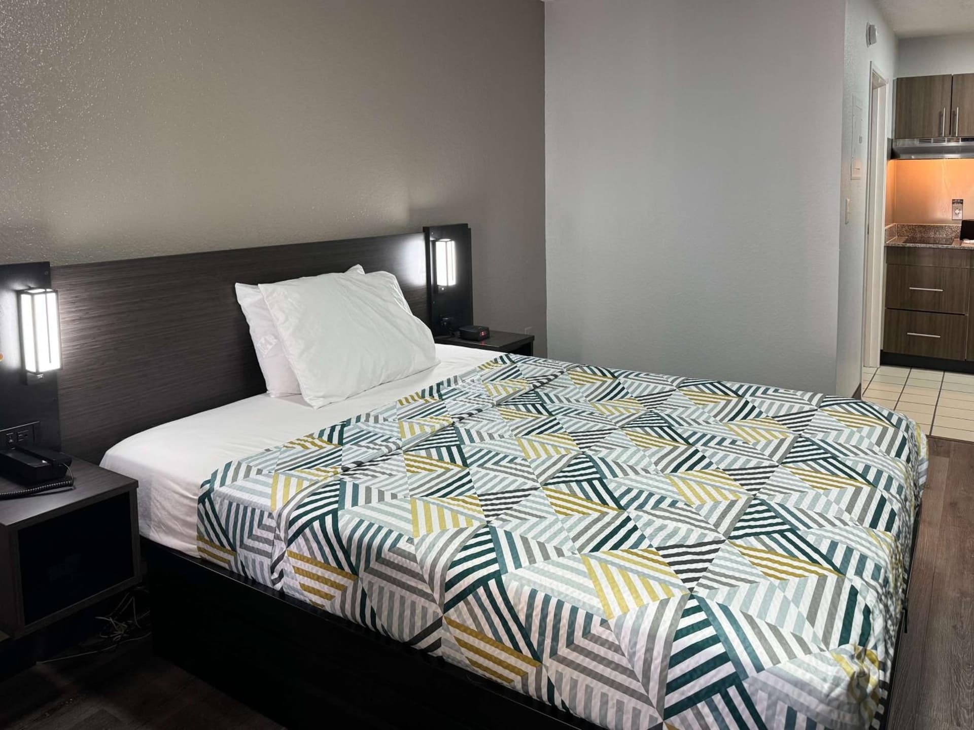 Studio 6 Extended Stay - West Palm Beach, FL gallery photo in West Palm Beach, FL — image 35