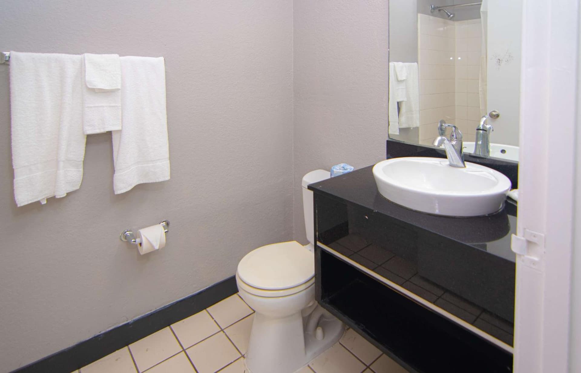Studio 6 Extended Stay - West Palm Beach, FL gallery photo in West Palm Beach, FL — image 14