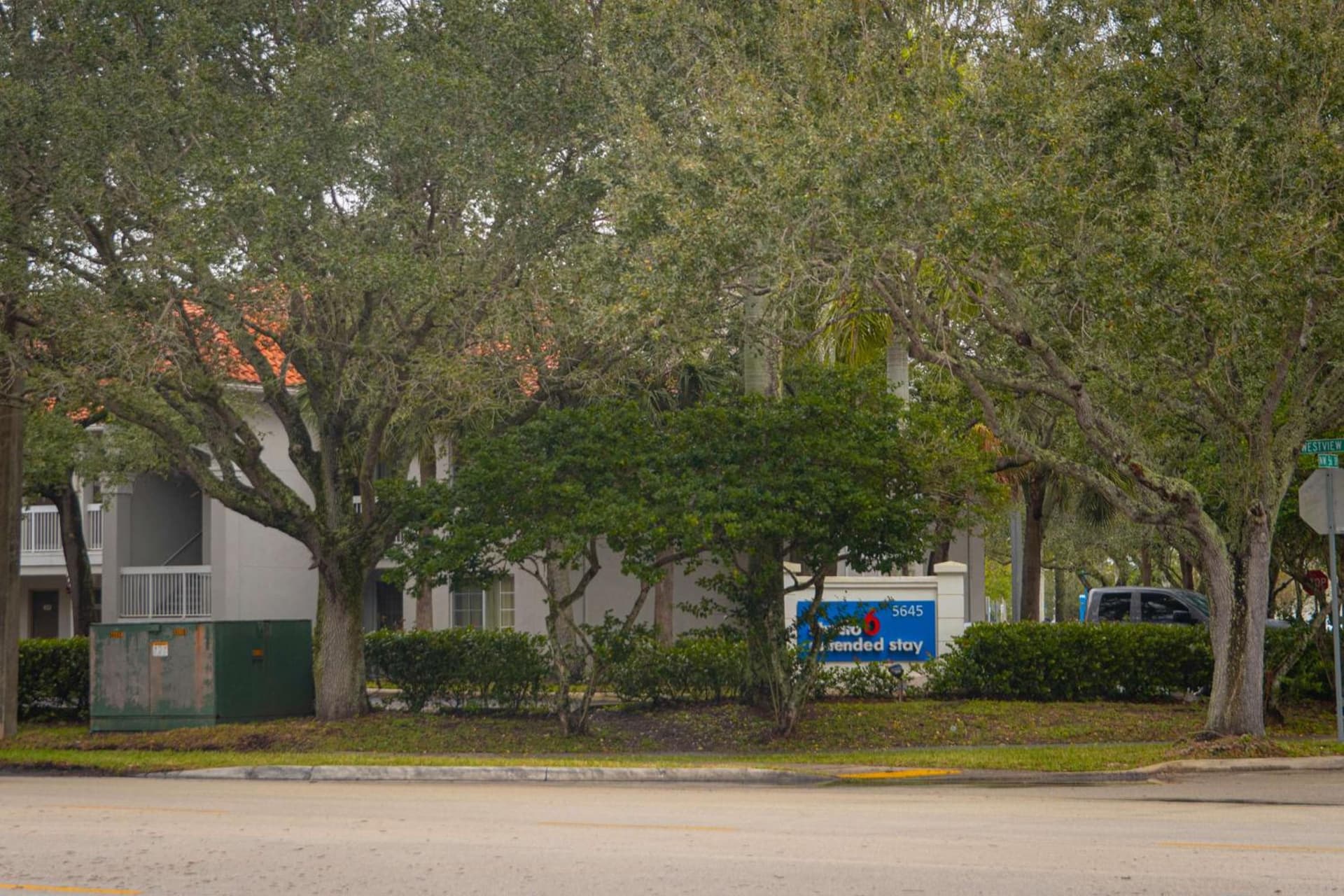 Studio 6 Extended Stay - Coral Springs, FL- Fort Lauderdale — hotel in Coral Springs, Florida