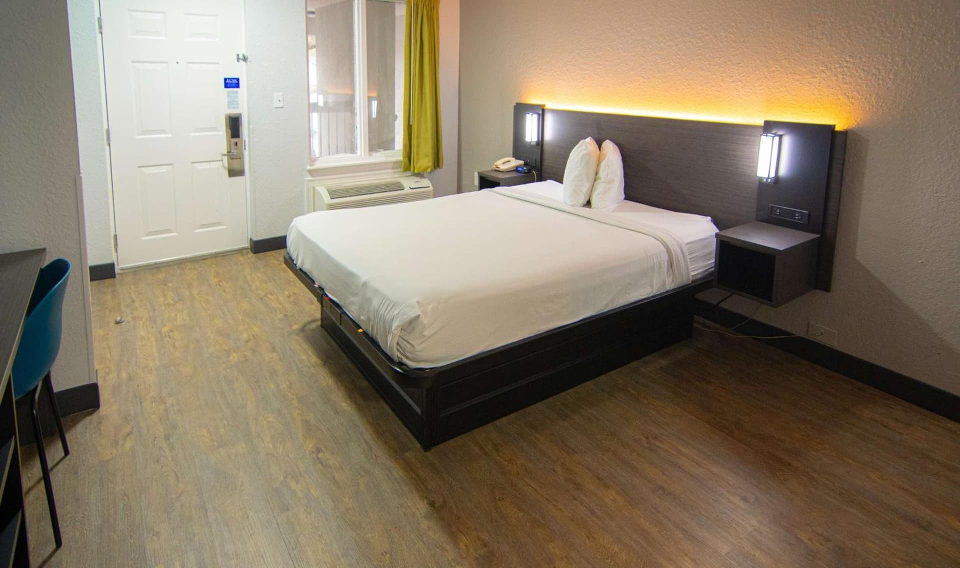 Studio 6 Extended Stay - Coral Springs, FL- Fort Lauderdale gallery photo in Coral Springs, FL — image 4