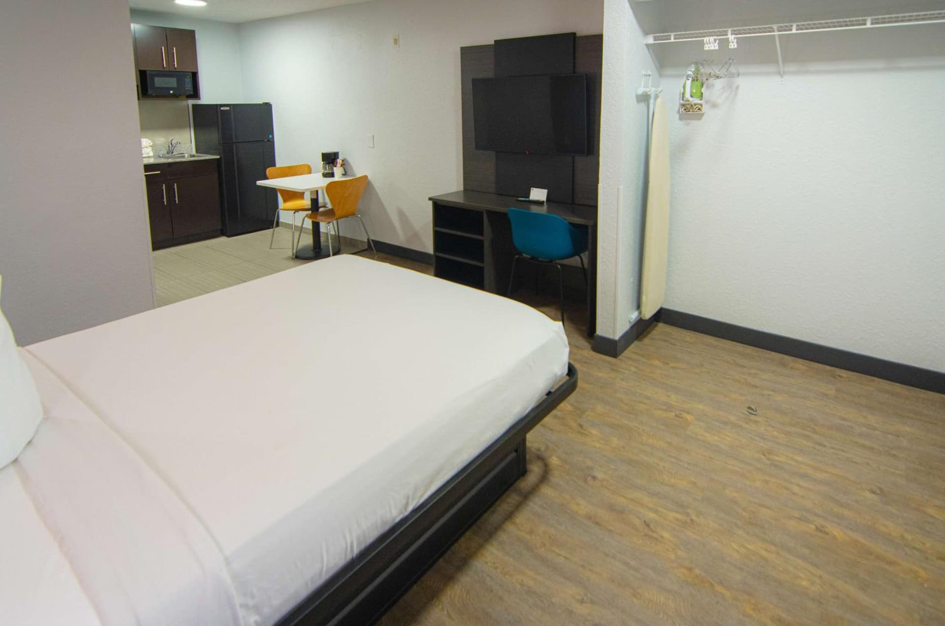 Studio 6 Extended Stay - Coral Springs, FL- Fort Lauderdale gallery photo in Coral Springs, FL — image 19